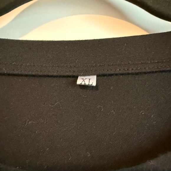 Black Howdy Graphic Tee with Cowboy Hat Design - Picture 5 of 6